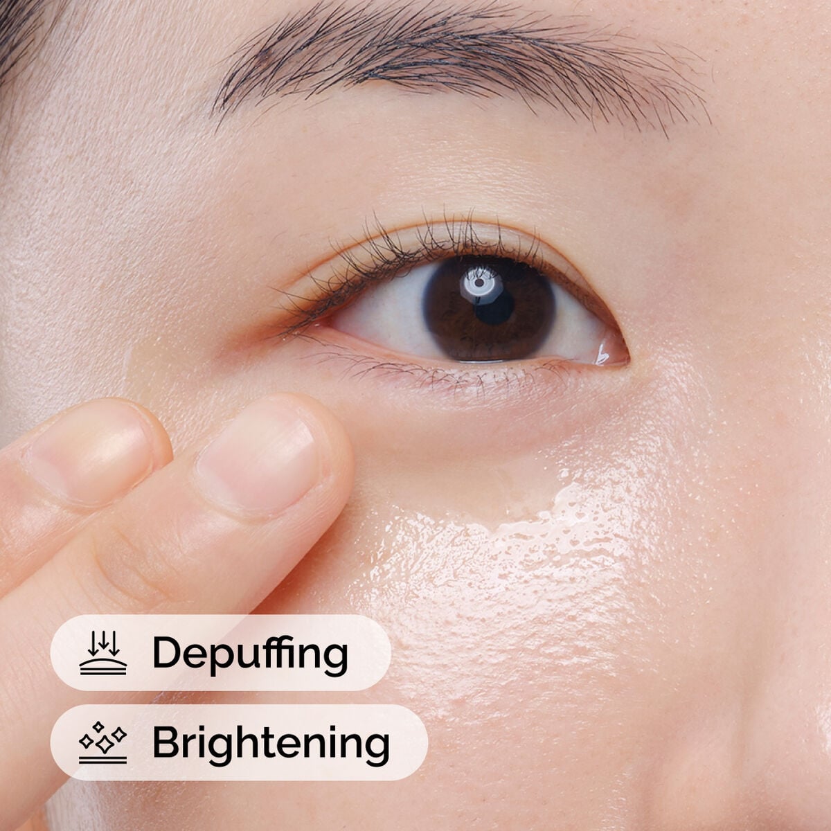 caffeine-solution-5-egcg-eye-serum-u9 ord-caffeine-solution-egcg-model-application-with-benefits.jpg