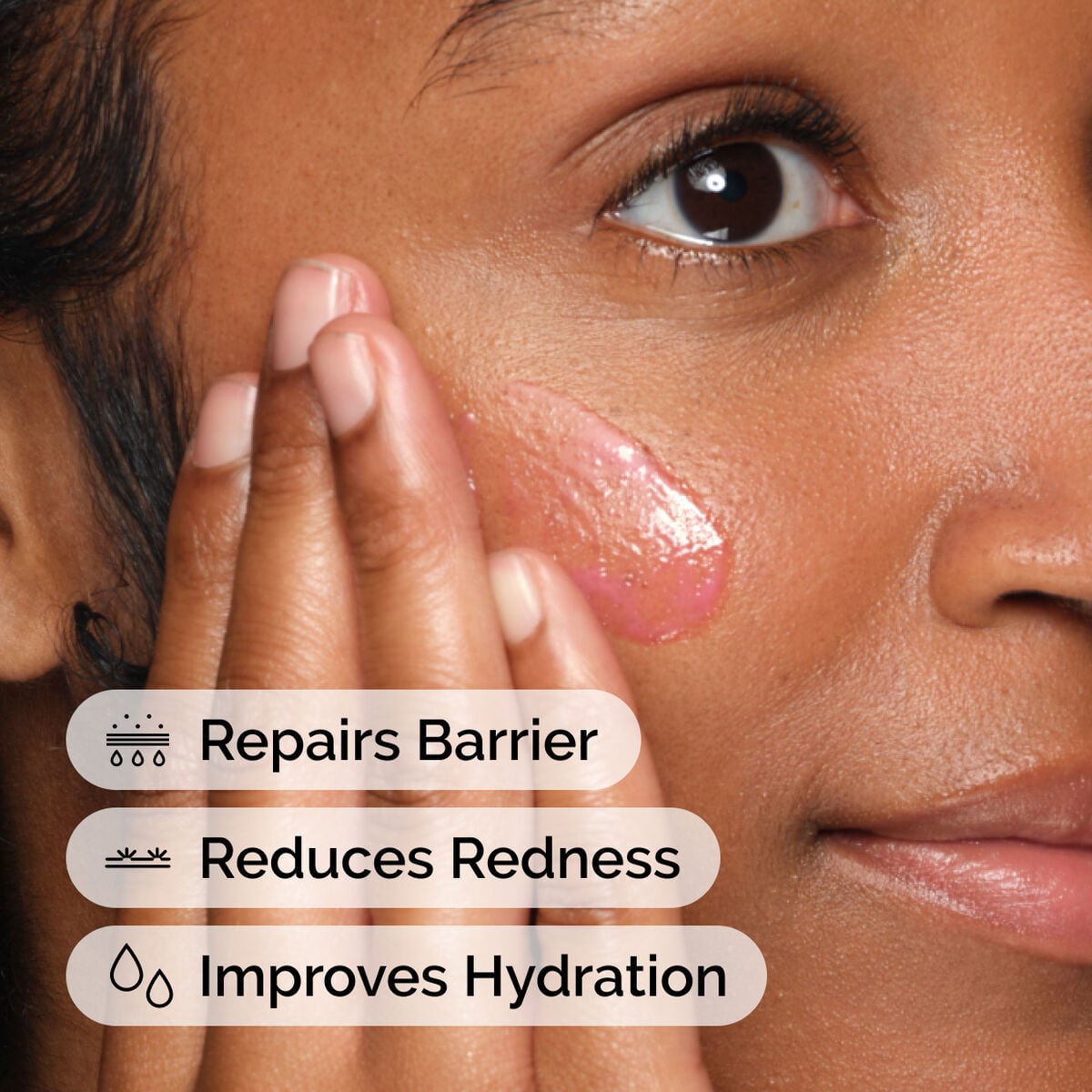soothing-and-barrier-support-serum-set-u0 ord-soothing-barrier-support-serum-model-application-with-benefits.jpg